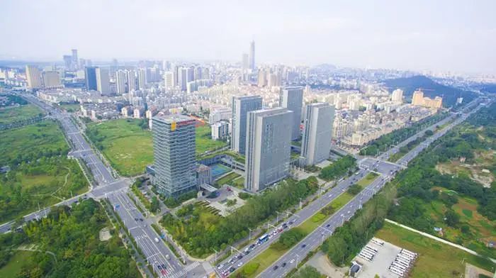 全面揭秘镇江SEO策略：从关键词研究到外链建设 (百度百科镇江)